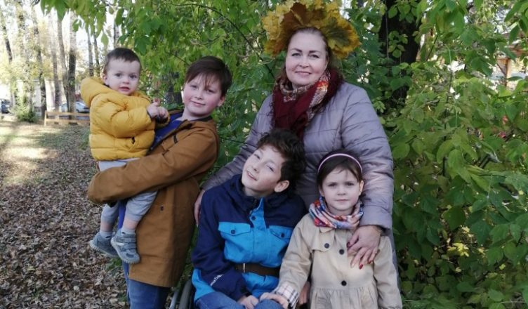 Фото - В Кемеровской области 30 родителей прошли полугодовое бесплатное обучение по уходу за ребёнком с ДЦП