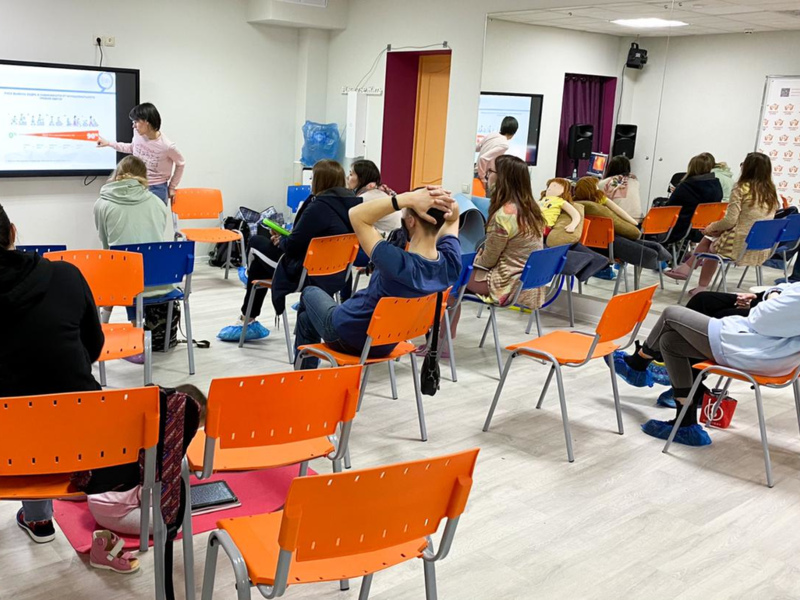 pic. В Кемеровской области 30 родителей прошли полугодовое бесплатное обучение по уходу за ребёнком с ДЦП