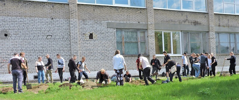 Фото - «Семейное дерево»: вновь Качканар надеется, что весь в листву оденется!