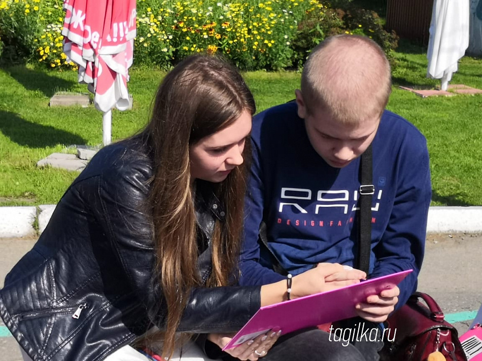 Фото - «Они по-особенному чувствуют этот мир». В Нижнем Тагиле прошёл пленэр для детей с ДЦП