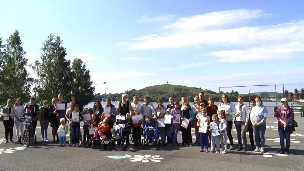 Фото - «Они по-особенному чувствуют этот мир». В Нижнем Тагиле прошёл пленэр для детей с ДЦП