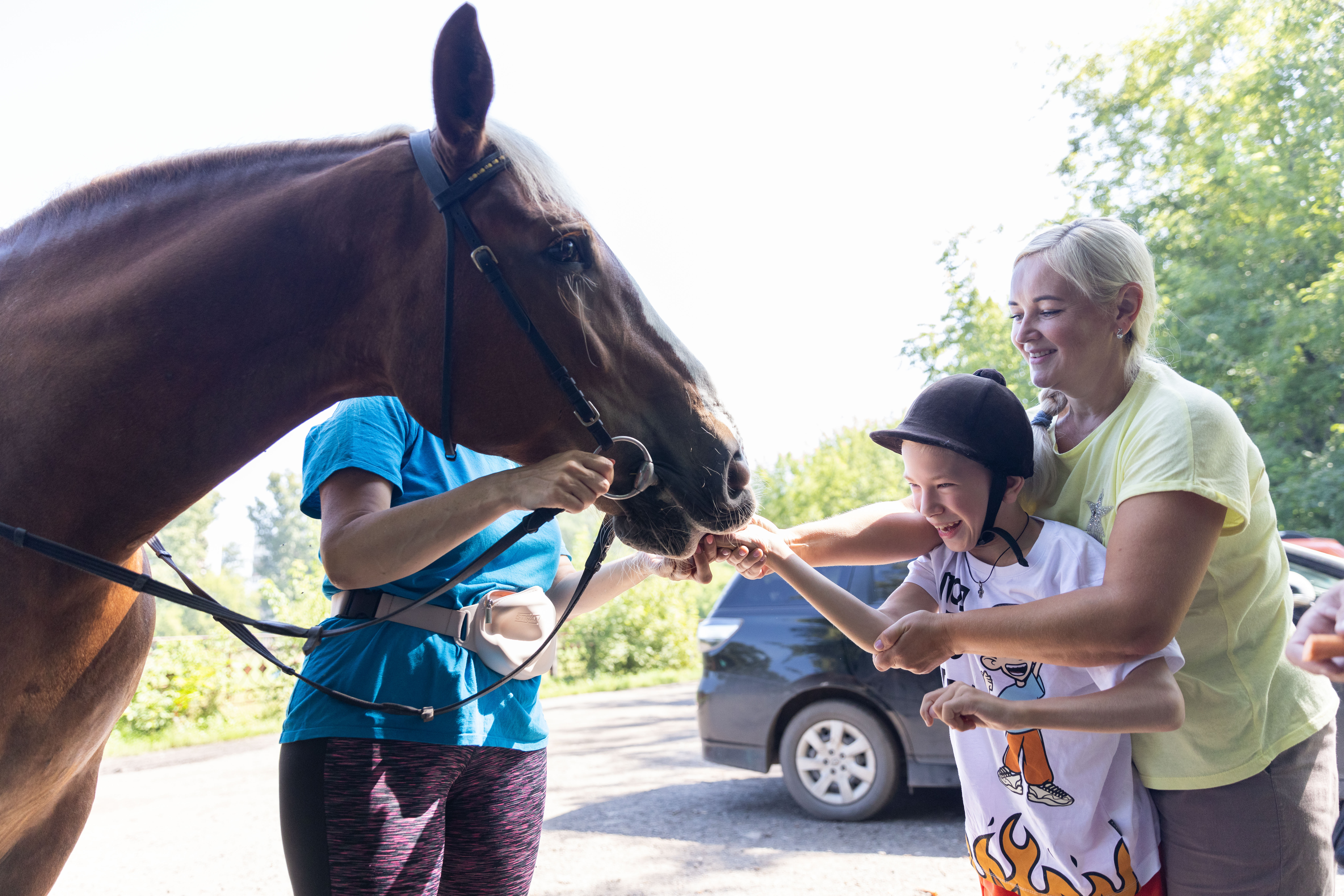 Фото - В Сибири стартовал новый сезон иппотерапии для детей сотрудников ЕВРАЗа и Распадской угольной компании