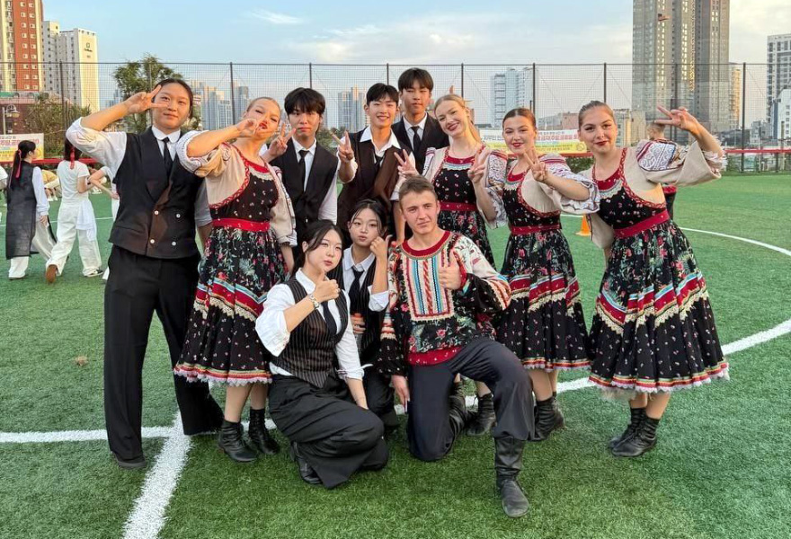 Фото - Новокузнецкий ансамбль «Сибирский сувенир» завоевал серебро на Всемирном фестивале танца в Южной Корее
