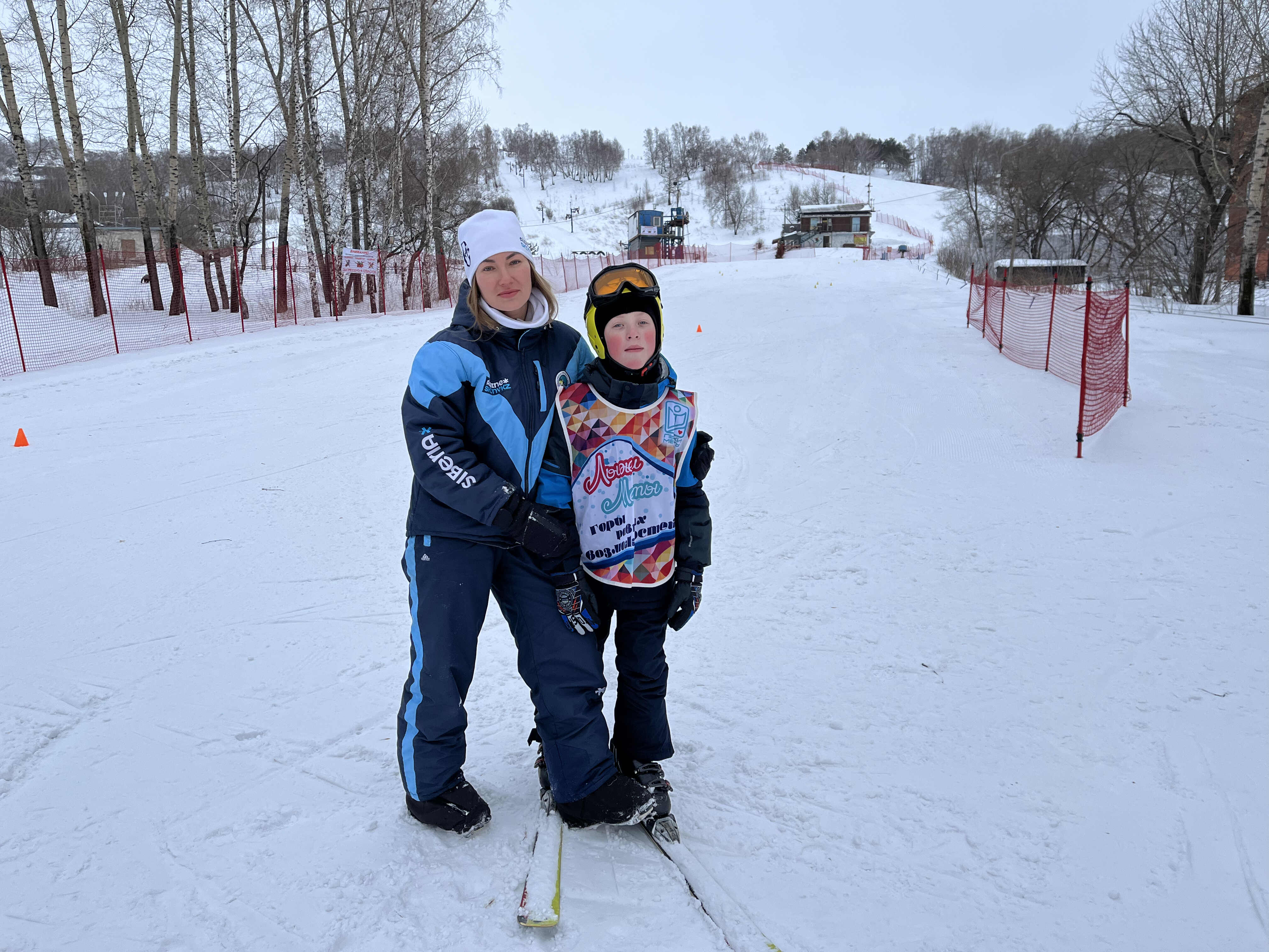 Фото - ЕВРАЗ реализует в Сибири программу реабилитации особых детей с помощью горнолыжного спорта