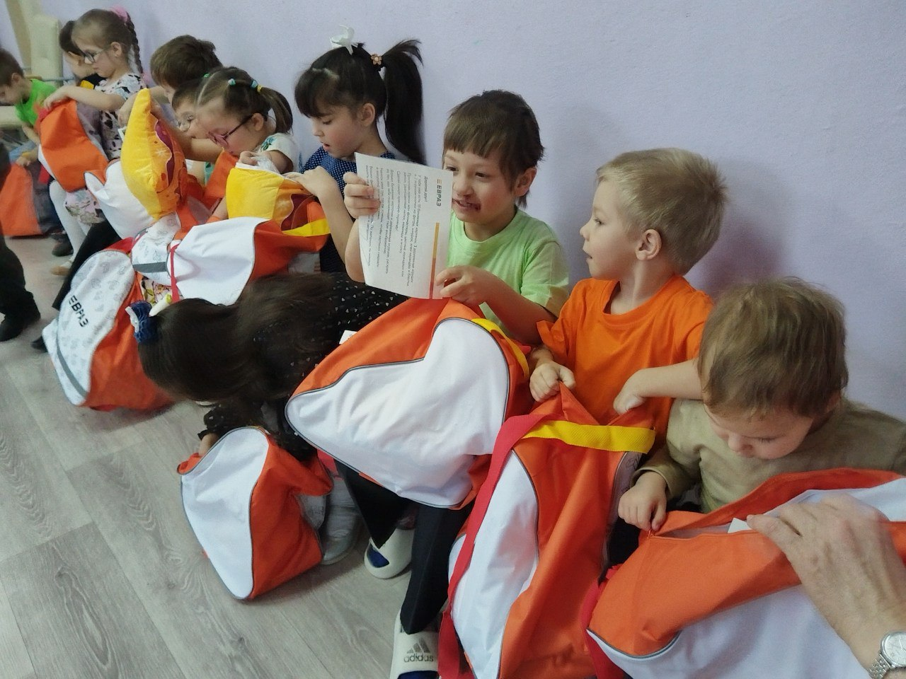 Фото - ЕВРАЗ – детям: Как прошел марафон добрых дел в дивизионе «Ванадий»