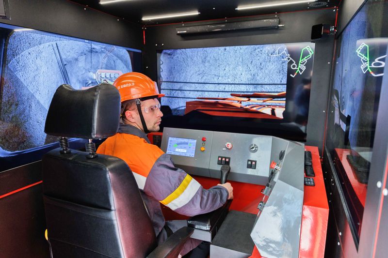 Фото - ЕВРАЗ открыл новые учебные лаборатории в таштагольском Центре профессиональных компетенций