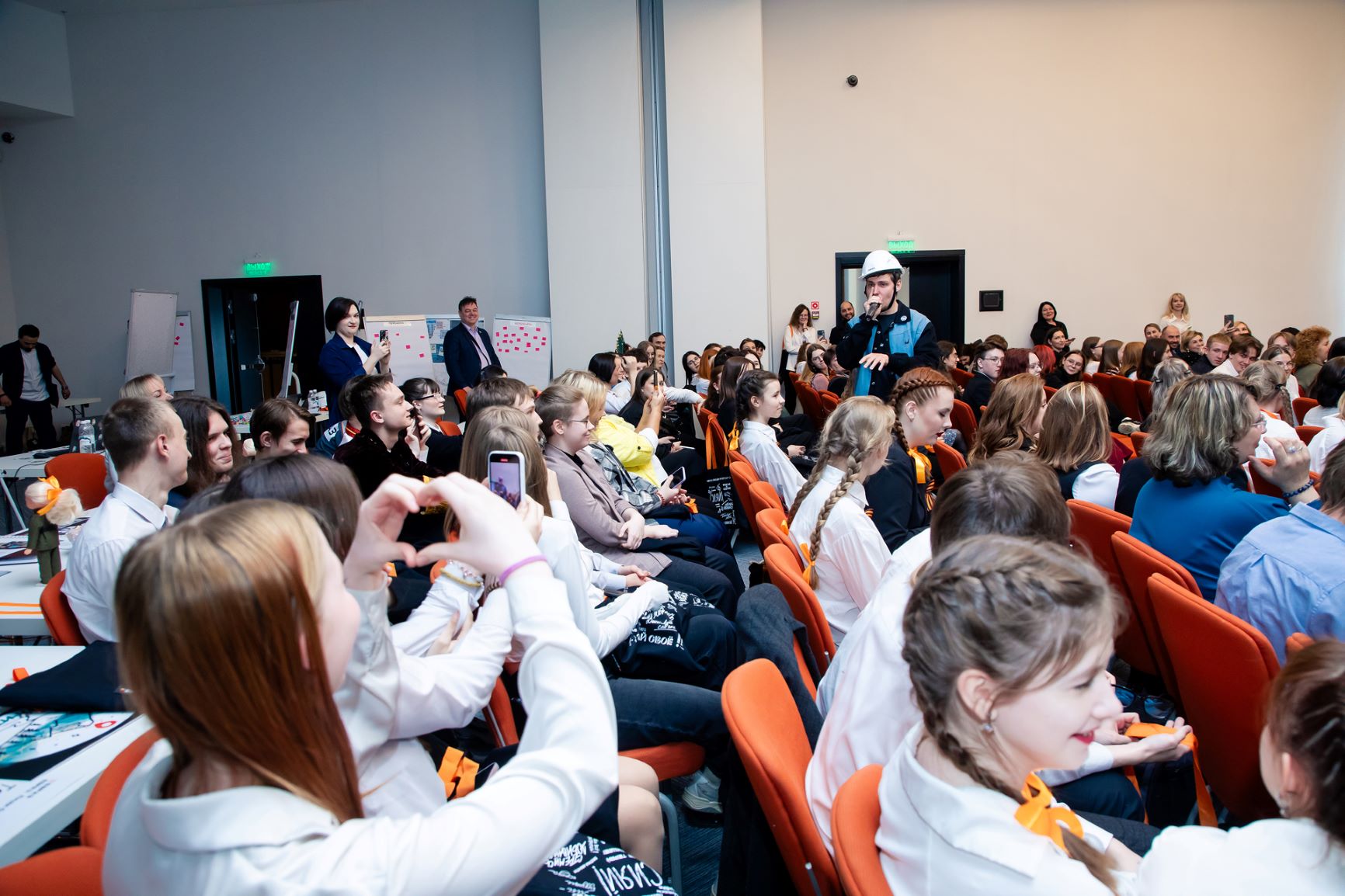 Фото - ЕВРАЗ помогает школьникам Кузбасса и Урала менять города к лучшему