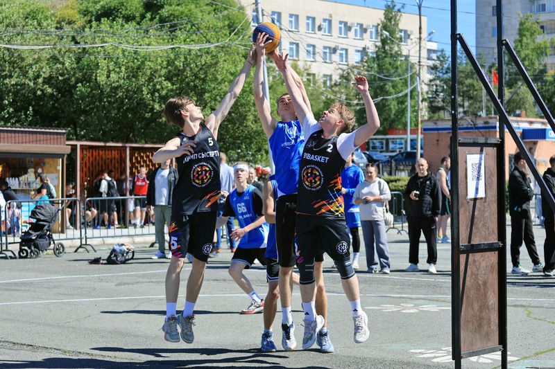 Фото - Как ЕВРАЗ НТМК и Нижний Тагил День металлурга отметили. Праздник по-спортивному: под кольцами и парусами