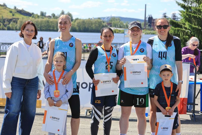 Фото - Как ЕВРАЗ НТМК и Нижний Тагил День металлурга отметили. Праздник по-спортивному: под кольцами и парусами