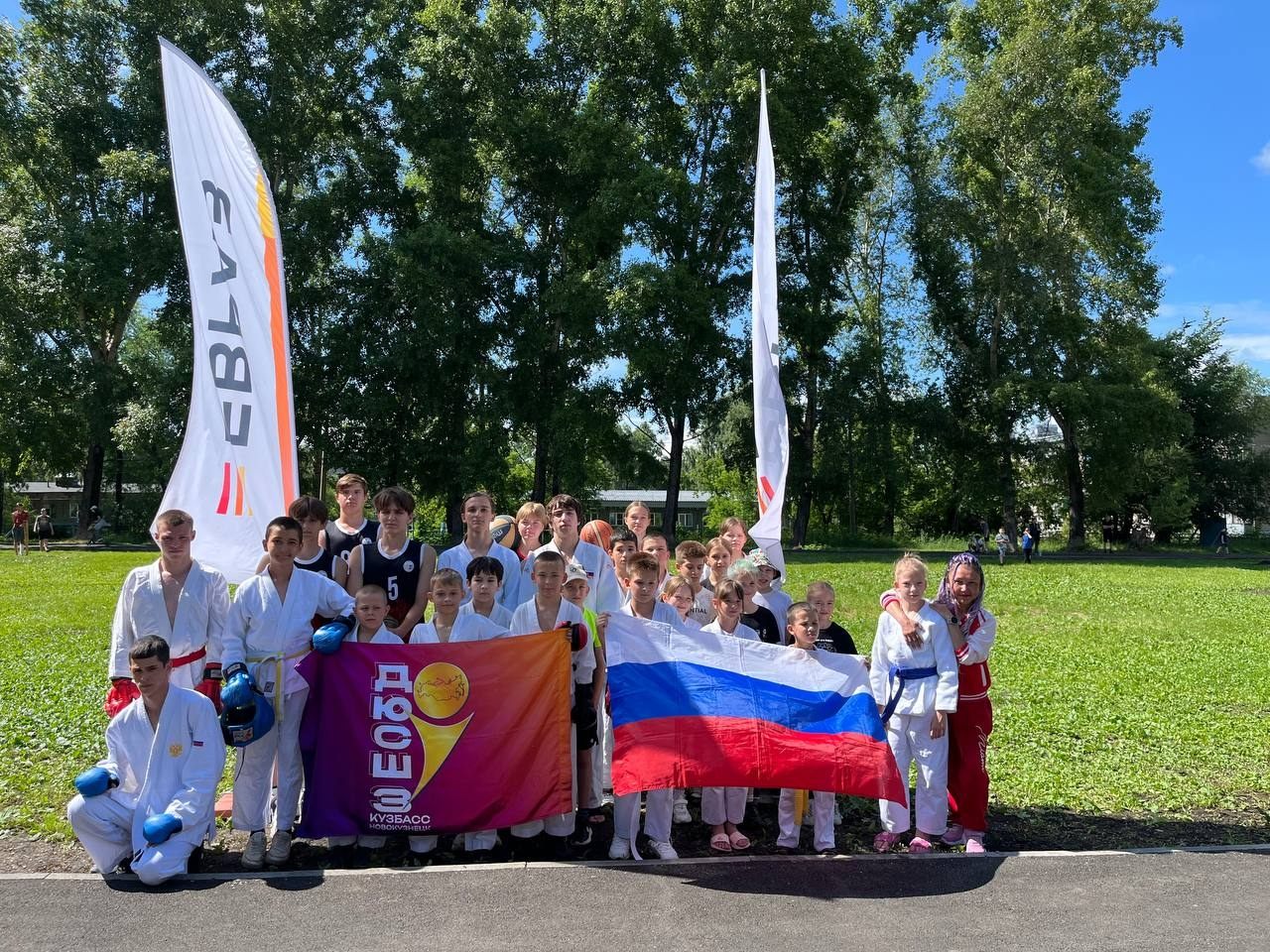 Фото - ЕВРАЗ помог обновить школьные площадки для тренировок в Сибири