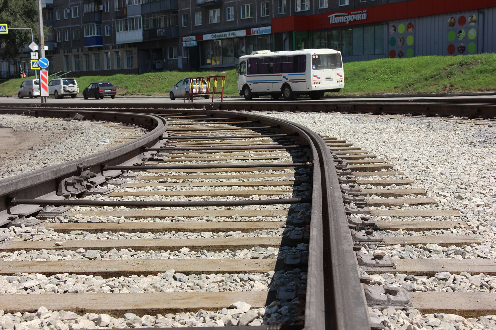 Фото - ЕВРАЗ ЗСМК поставил рельсы для ремонта трамвайных путей в Новокузнецке
