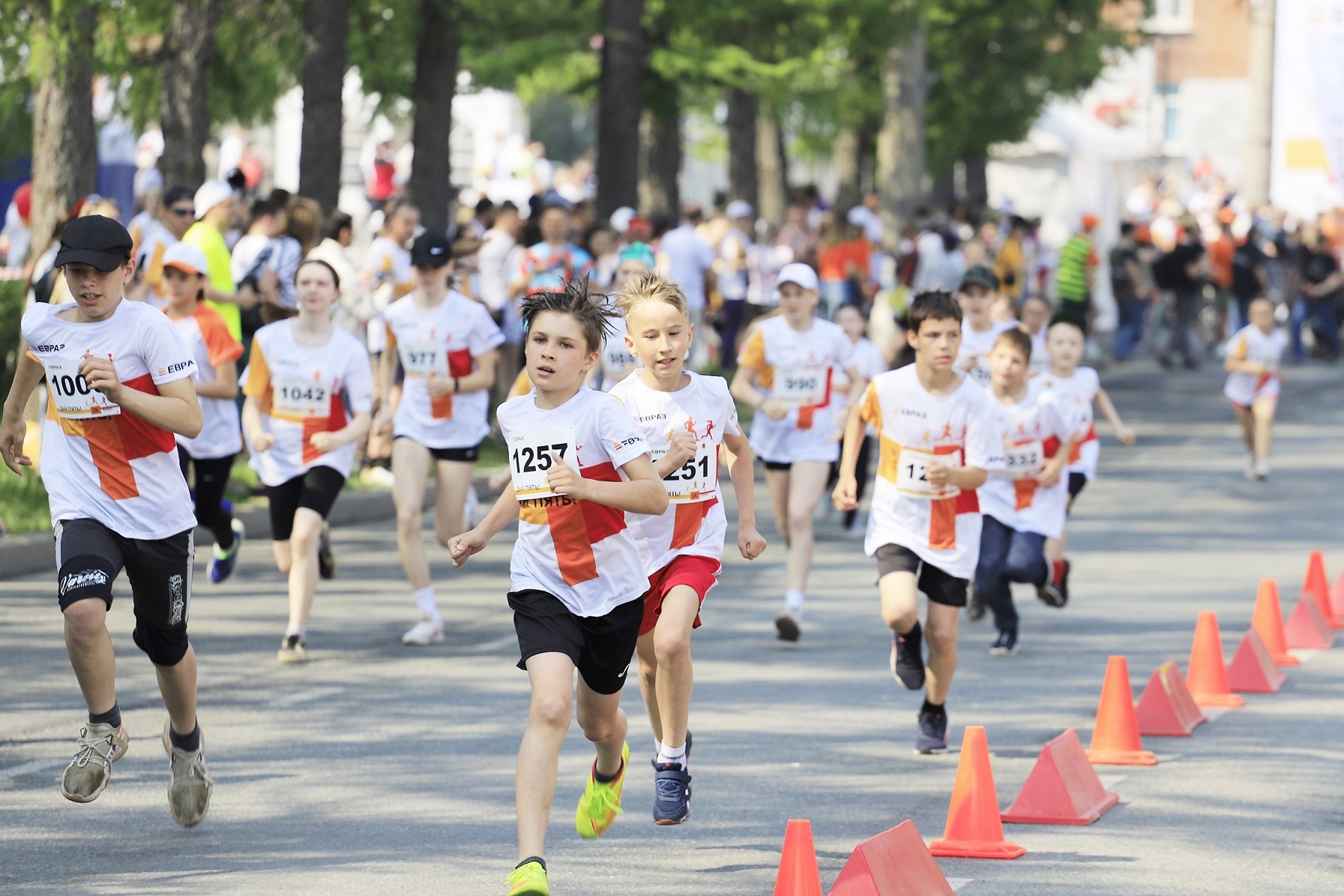 Фото - В Нижнем Тагиле прошел традиционный забег ЕВРАЗа «Дай пять!»