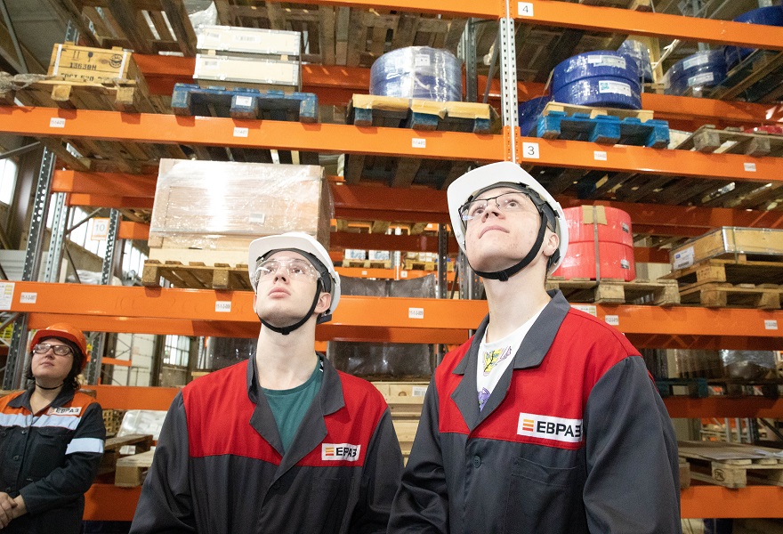 Фото - Сломать стереотипы: студентам ИТ-академии ЕВРАЗа показали цифровые проекты комбината.